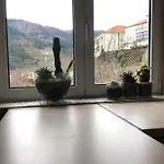 Feriehus Charming House With Mountain View In Manteigas, Fireplace