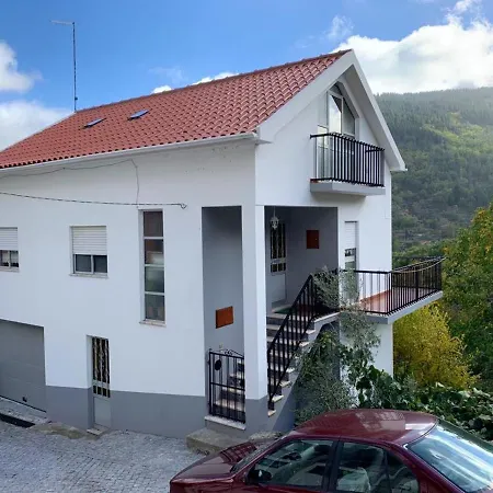 Holiday home Charming House With Mountain View In Manteigas, Fireplace Manteigas