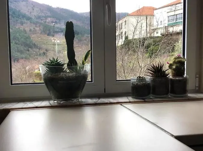 別荘 Charming House With Mountain View In Manteigas, Fireplace